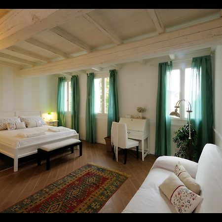 Hotel Locanda Della Fiorina San Felice sul Panaro Habitación foto